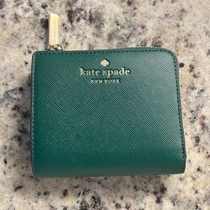 COPY - Kate Spade Green Schuyler Small L-zip Bi-fold Wallet NWOT New